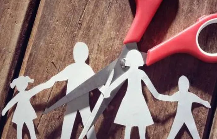 两个孩子离婚，抚养权怎么归属？（2023泰安律师告诉你）