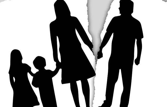 两个孩子离婚，抚养权怎么归属？（2023泰安律师告诉你）