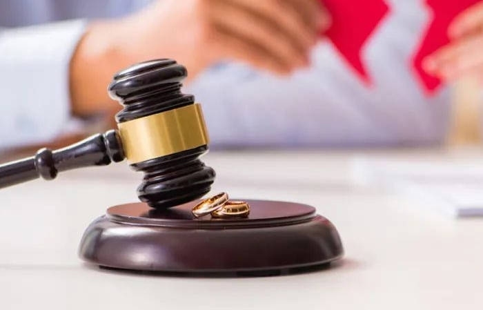 泰安女方出轨怀孕起诉离婚会判离婚吗（道德与法律的平衡）